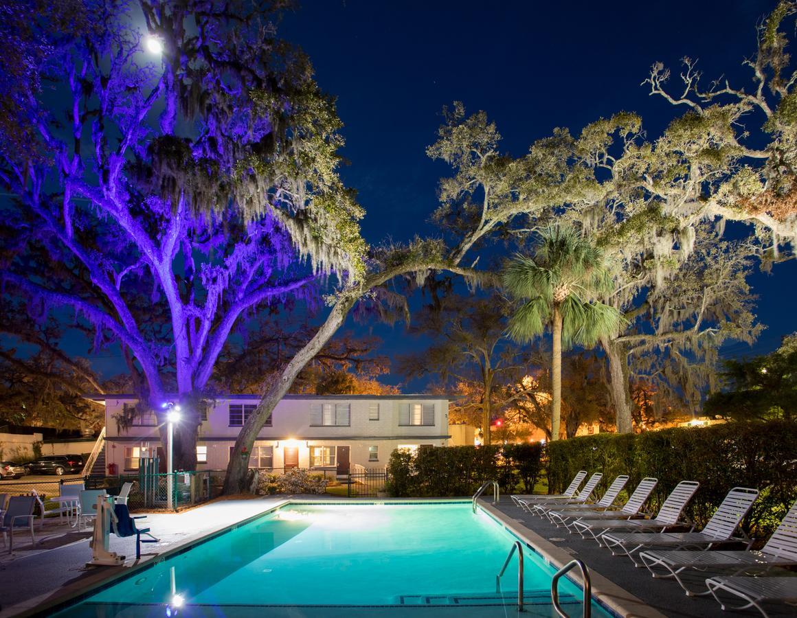 Queen's Court Inn St. Simons Island Buitenkant foto